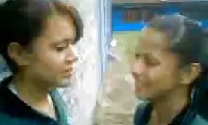 چشمان مایل و عشق ورزیدن به مردی با کانالتلگرامی سکسی لباس
