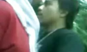 دانش آموزان استریپتیز را نشان می دهند و فیلم سکسی کانال تلگرامی عشق می ورزند