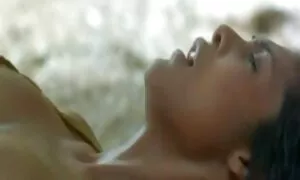 او بدن خود را روغن کاری کرد و در آشپزخانه خودارضایی کانال تلگرامی سکسی جدید کرد