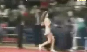 زن نقاشی شده جلوی دوربین نفس می دانلود فیلم سکسی تلگرامی کشد و تکان می خورد