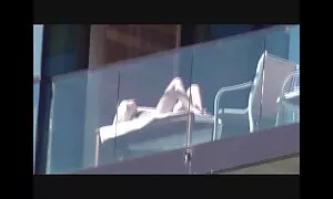 Vika Icicle کلیپ سکسی تلگرامی در حال ساخت یک دمار از روز